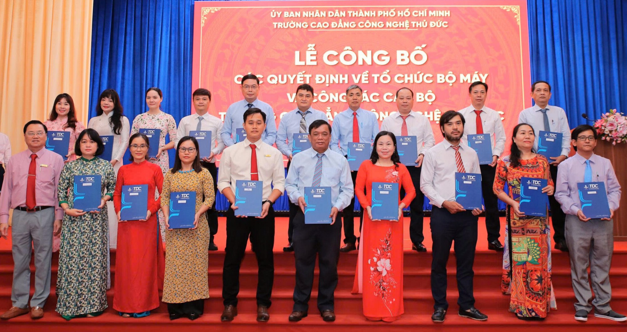 LỄ CÔNG BỐ CÁC QUYẾT ĐỊNH VỀ TỔ CHỨC BỘ MÁY VÀ CÔNG TÁC CÁN BỘ TẠI TRƯỜNG CAO ĐẲNG CÔNG NGHỆ THỦ ĐỨC